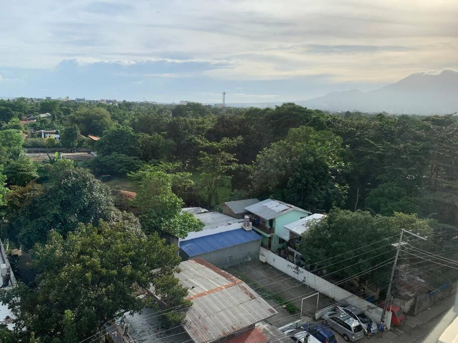 Veronica'S Homestay At Marina Spatial Condo Dumaguete City Экстерьер фото